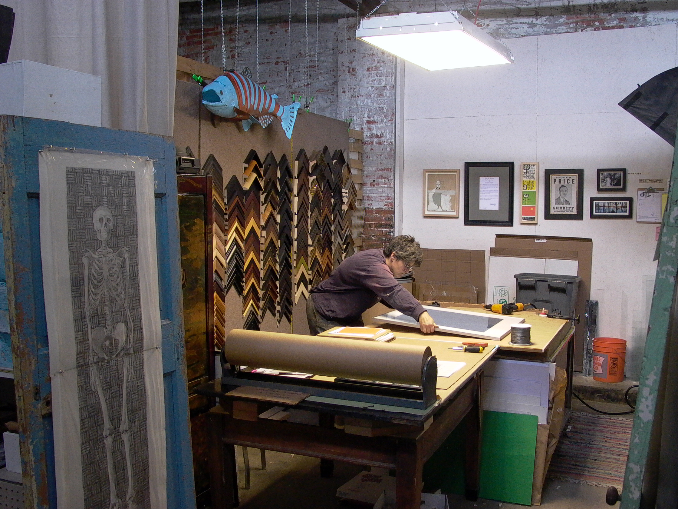 Frame Shop hOOp dOg studiO™